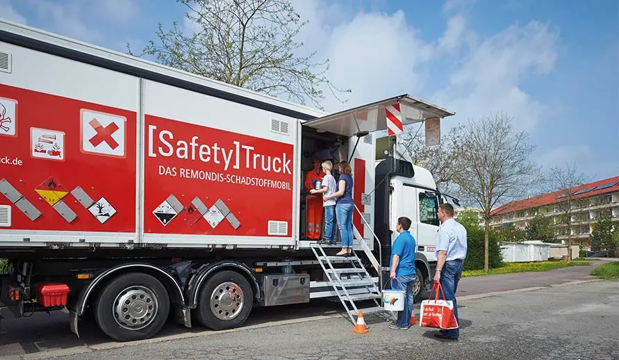 Mobile Sonderabfall-Sammlung am REMONDIS Schadstoffmobil
