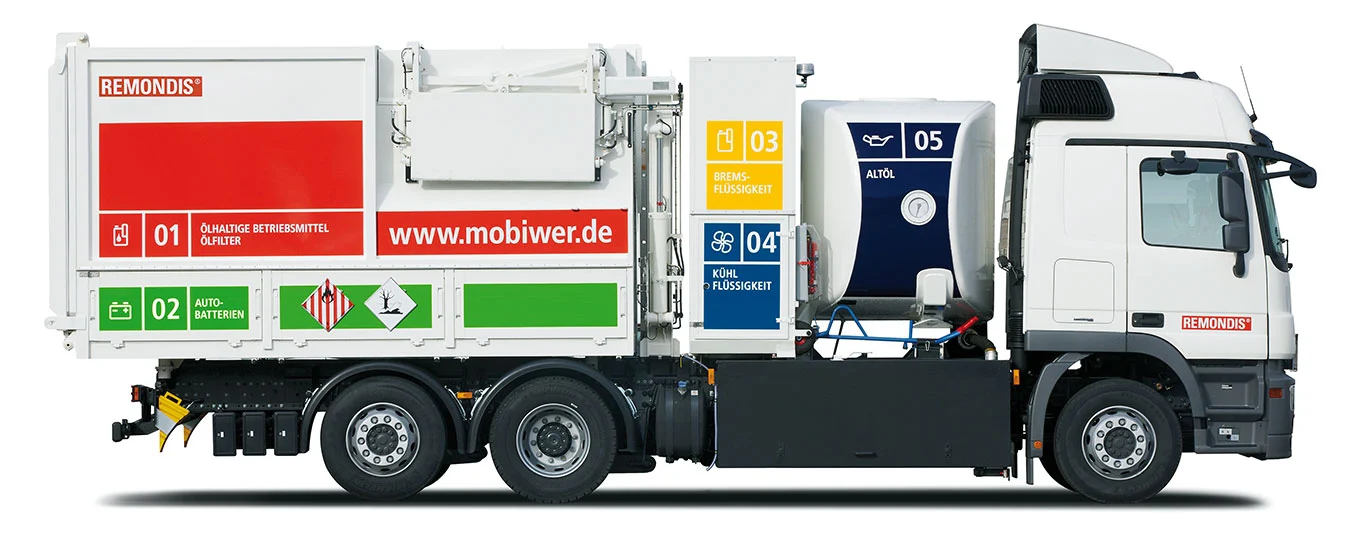 Collecting hazardous waste from garages with our MOBIWER®