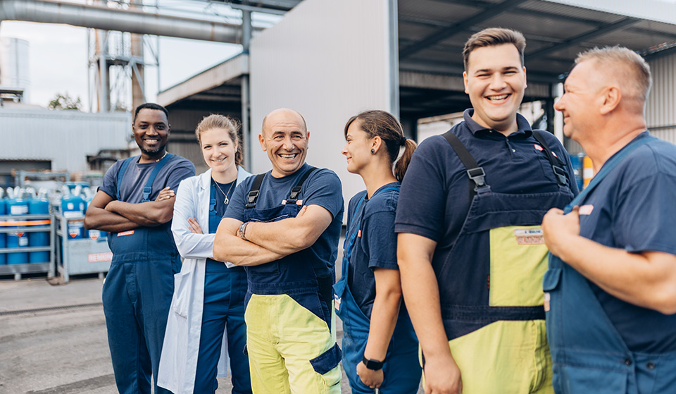 A group of employees at REMONDIS Industrie Service’s plant in Bramsche